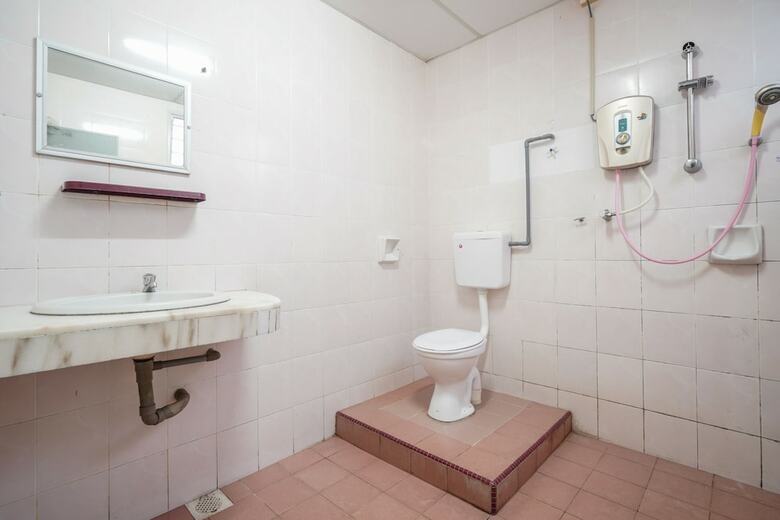Oyo 44101 Hotel Dj Palace