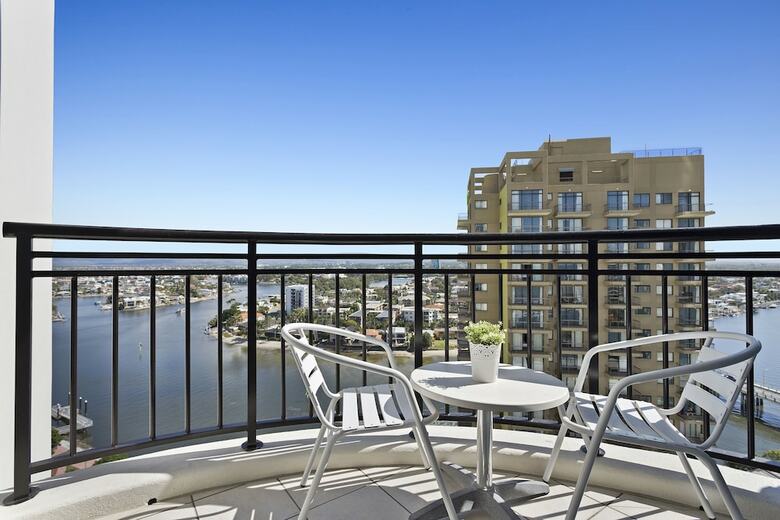 Apartamentos Ocean & Riverview At Chevron Renaissance