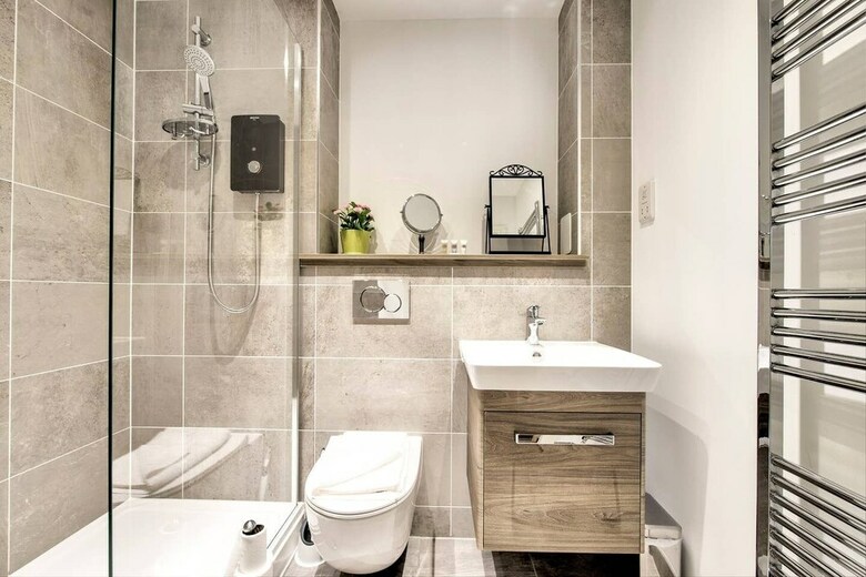 Stylish 2 Bed Apartment, With Easy Access To The City Centre
