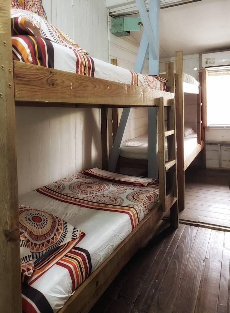 Hostal Twin Fin Hostels