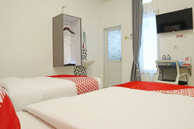Hostal Oyo 1185 Sachila Residence Syariah