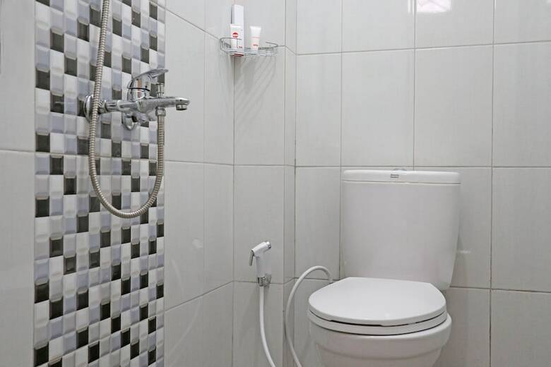 Hostal Oyo 1185 Sachila Residence Syariah
