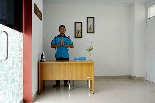 Hostal Oyo 1167 Home Sty Residence