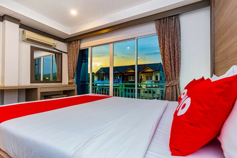 Hotel Oyo 380 Jomthong Mansion