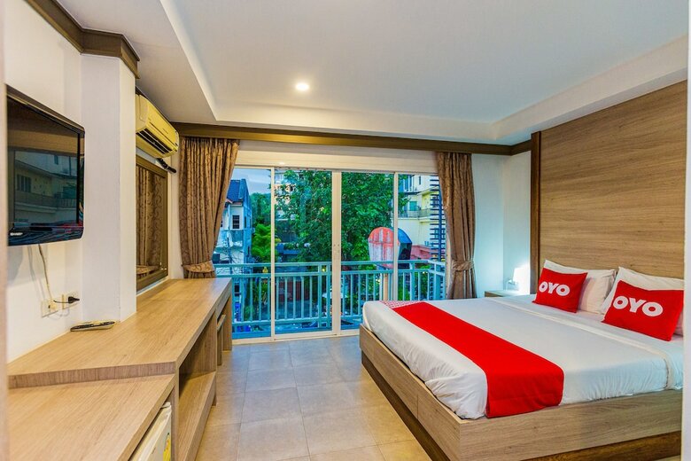 Hotel Oyo 380 Jomthong Mansion