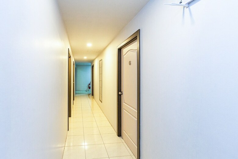 Hotel Oyo 380 Jomthong Mansion