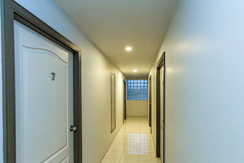 Hotel Oyo 380 Jomthong Mansion
