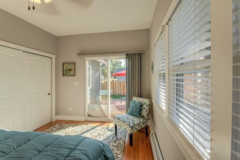 Apartamentos Couple's Mountain Getaway Close To Everything!