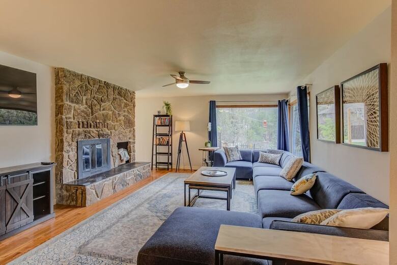 4br Mountain Getaway Pikes Peak, Dog-friendly!