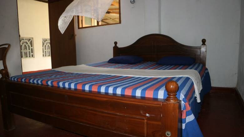 Hotel Senani Guesthouse