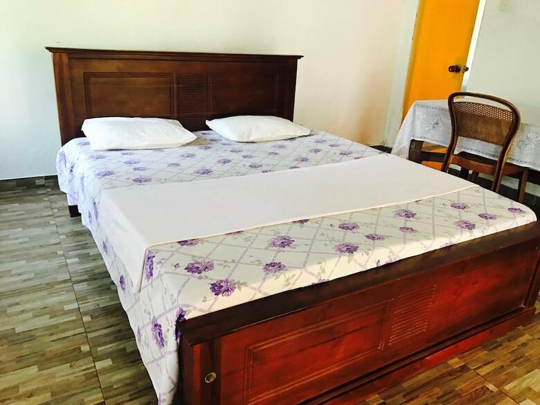 Hotel Senani Guesthouse