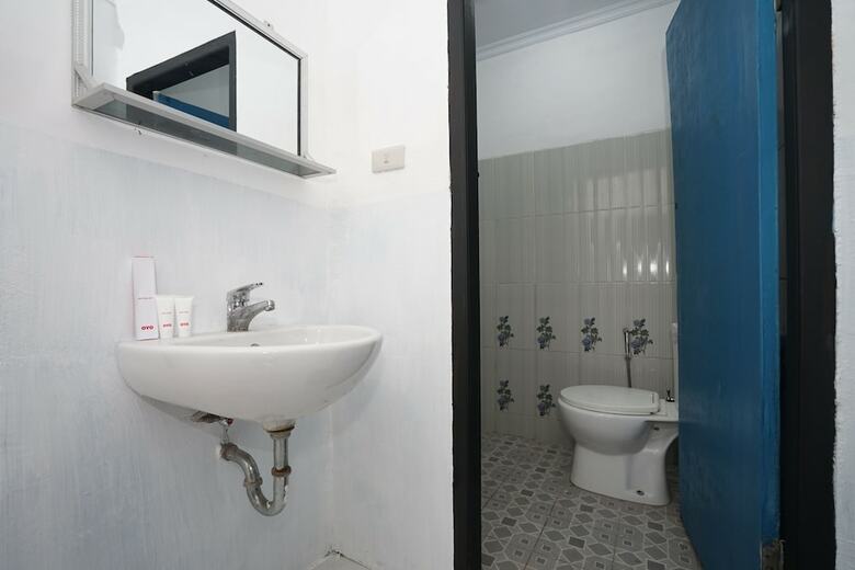Hostal Oyo 1315 Paris Hotel