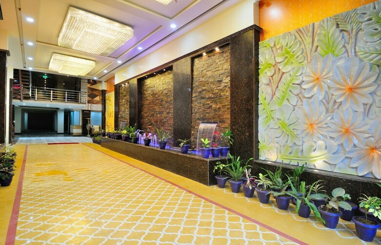Hotel Grand Uddhav