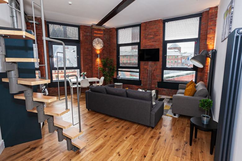 Oyo Arena Apartments