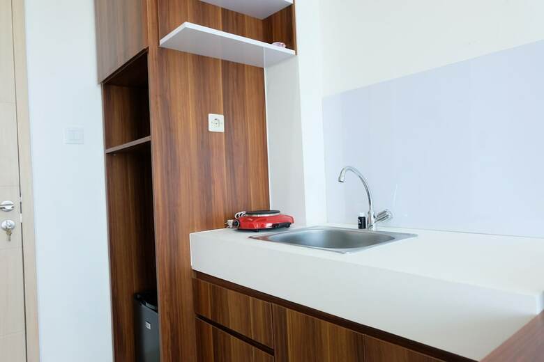 Homey Studio Room Tree Park Apartment Near Bsd City