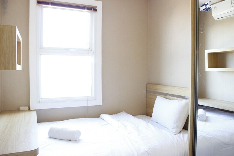 Delightful 2br Apartment At Parahyangan Residence