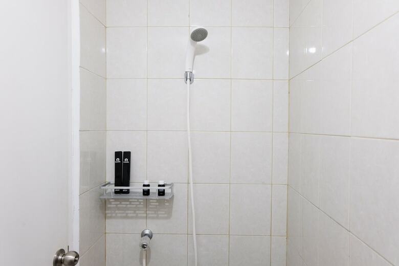 Simple Studio @ Poris 88 Apartment