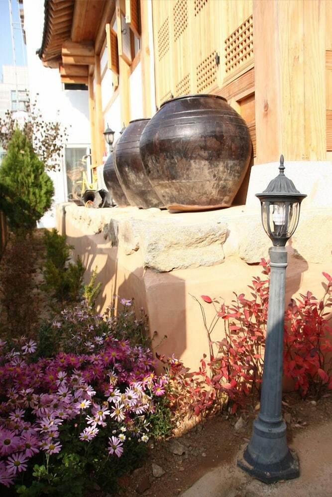 Hotel Jeonju Hanok Achim Traditional House
