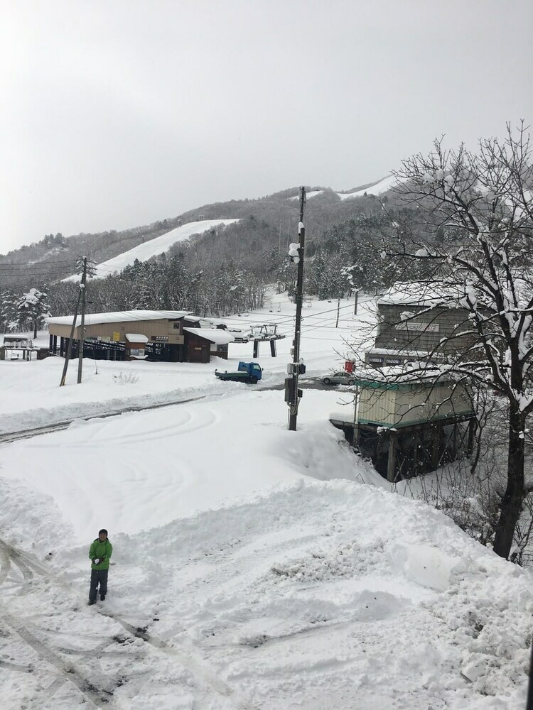 Hakuba Powder Mountain Lodge