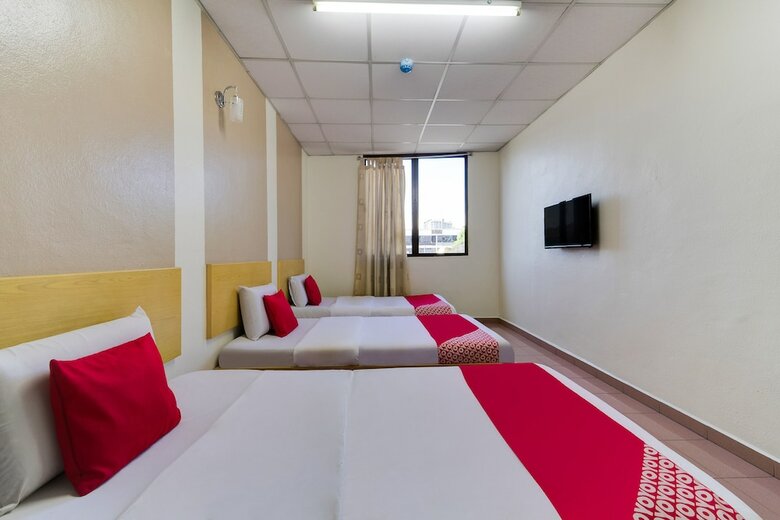 Oyo 89461 Cp Hotel