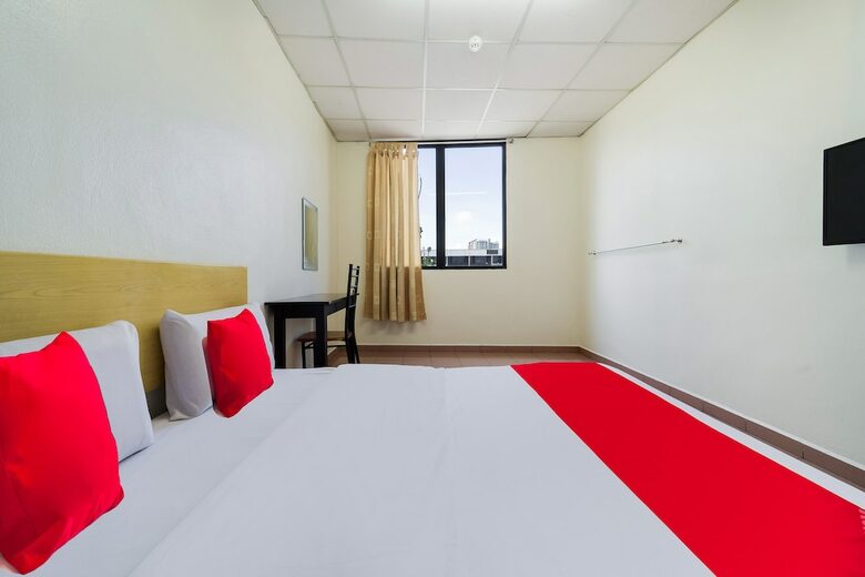 Oyo 89461 Cp Hotel