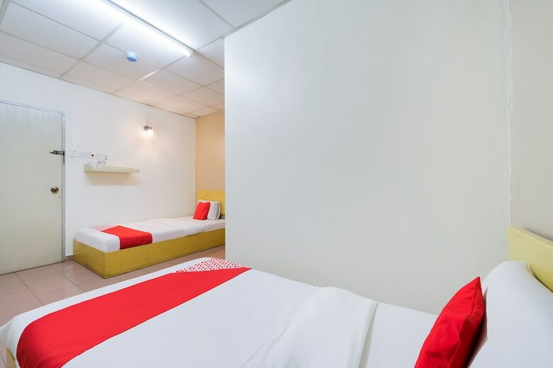 Oyo 89461 Cp Hotel