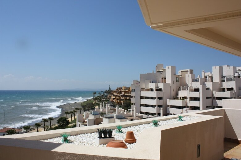Apartamentos Frontline Penthouse With Private Pool