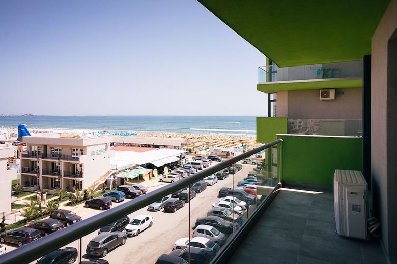 Aparthotel Alezzi Beach Resort