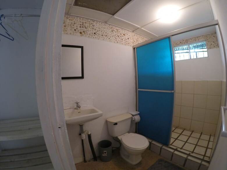 Esterillos Beach House Hostal