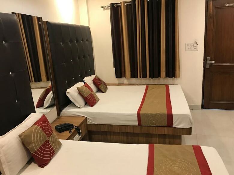 Adb Rooms Hotel Crystal Deluxe