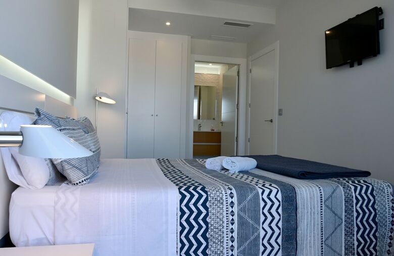 Apartamentos Apto de Lujo En La Playa Con Piscina (#6)