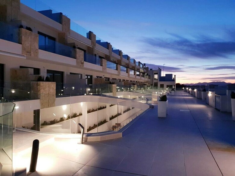 Apartamentos Apto de Lujo En La Playa Con Piscina (#6)