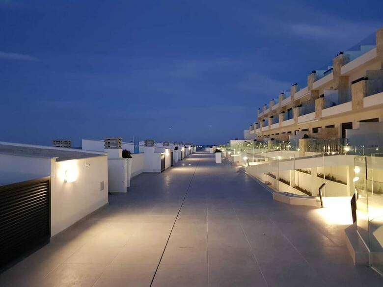 Apartamentos Apto de Lujo En La Playa Con Piscina (#6)