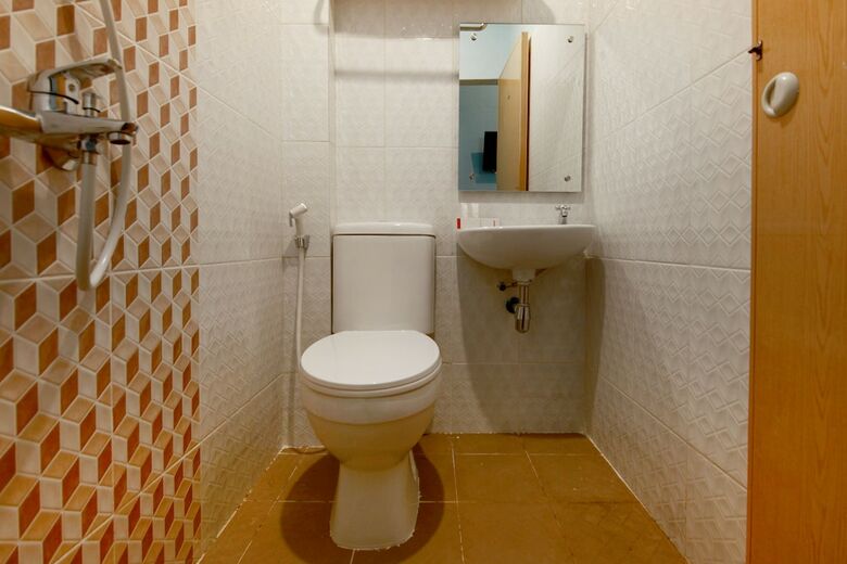 Hotel Oyo 1235 Tona Residence