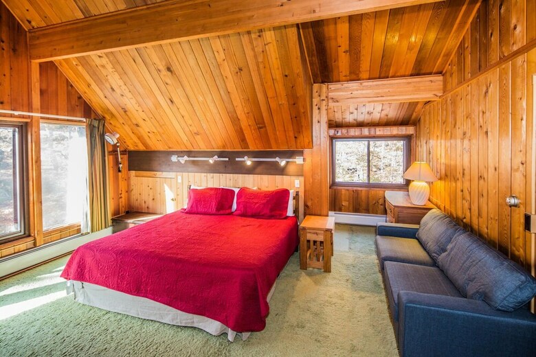 Cabana Mountainside Lodge