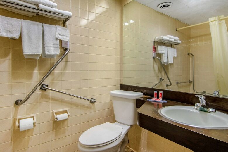 Hotel Adore Inn And Suites