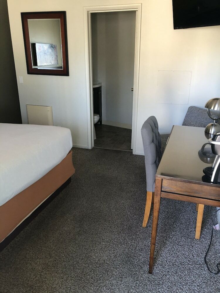 Hotel Bayfront Inn At The Waterfront