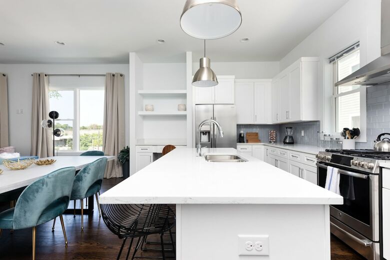 Domio Sylvan Park Elegant 8br 2 Houses