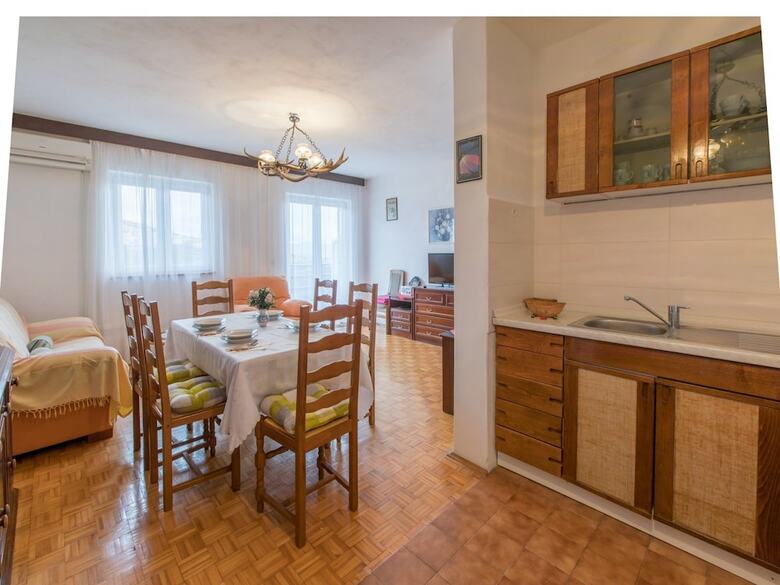 Apartments Biserka