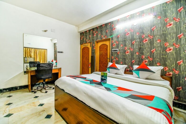 Hotel Fabexpress Satakshi Guest House
