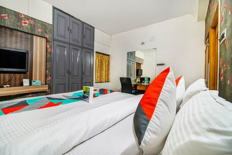 Hotel Fabexpress Satakshi Guest House