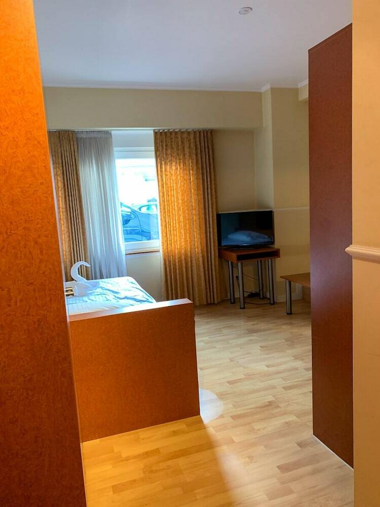Hotel A57 G�stehaus 10 Min To K�ln