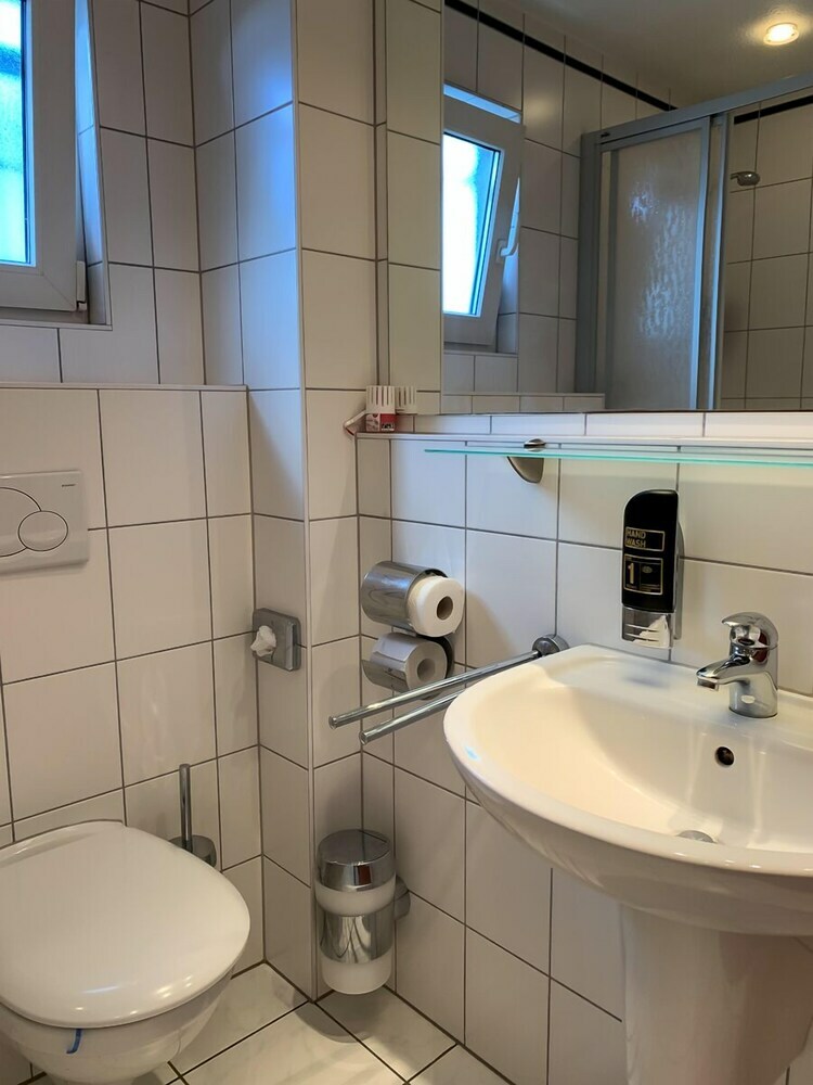 Hotel A57 G�stehaus 10 Min To K�ln