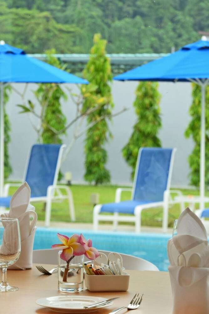 Hotel Avi Pangkor Beach Resort