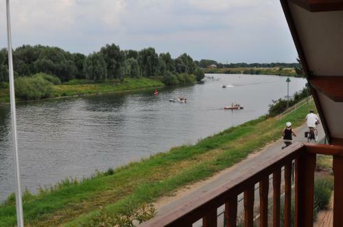 Thuiskomen, Genieten Aan Het Water