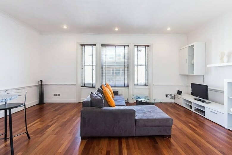 Bright Stylish Nott Hill Apart Sleeps 6