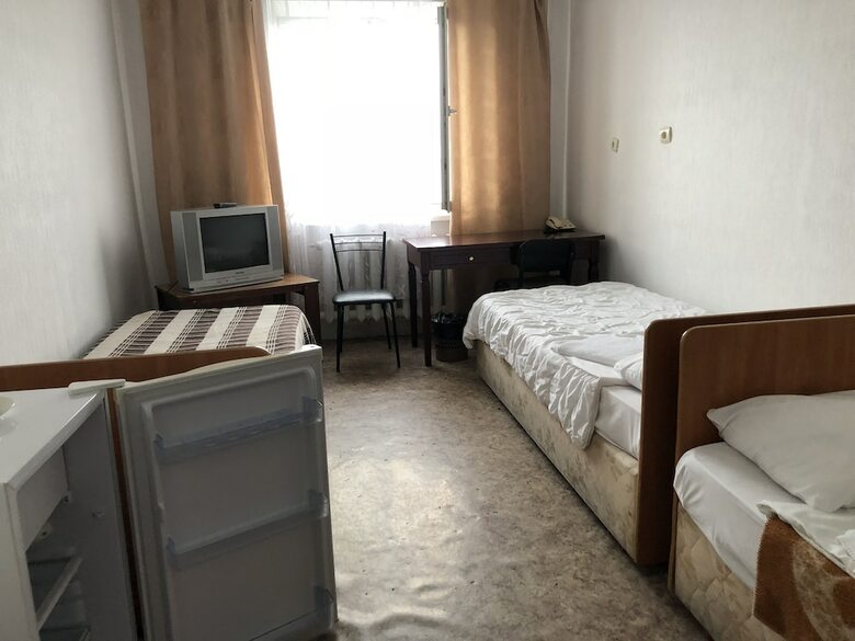 Hostal Econom Hotel Equator - Hostel