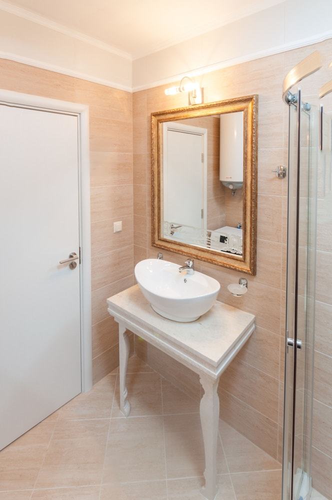 Hotel Harmony Suites Grand Resort