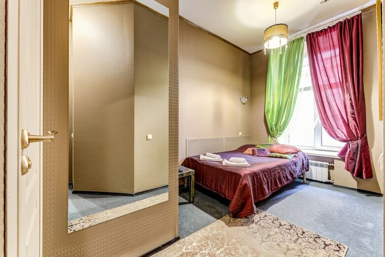 Hotel Guest Rooms On Nevsky Prospekt 47