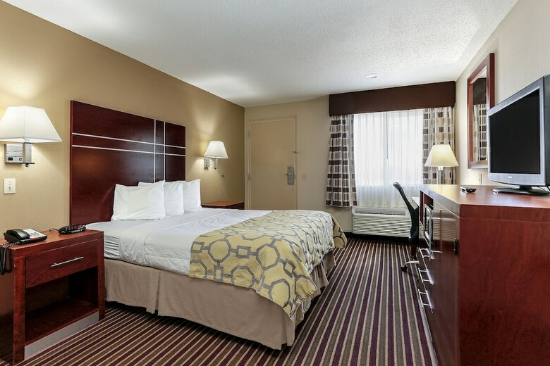 Hotel Baymont By Wyndham Bowling Green